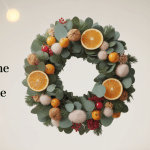 couronne de noel originale avec eucalyptus, oranges séchées, cannelle et laiton